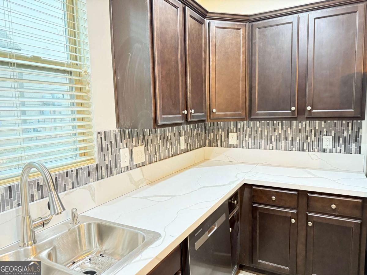 3925 Dunaire Drive Stone Mountain - 9