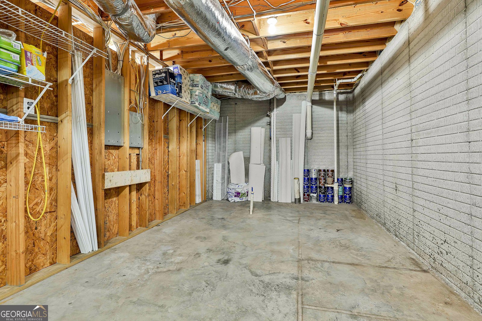 125 GLADYS LN FAYETTEVILLE - 44