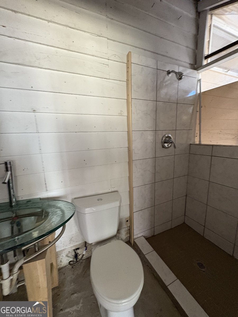 2807 McClave Drive Doraville - 33