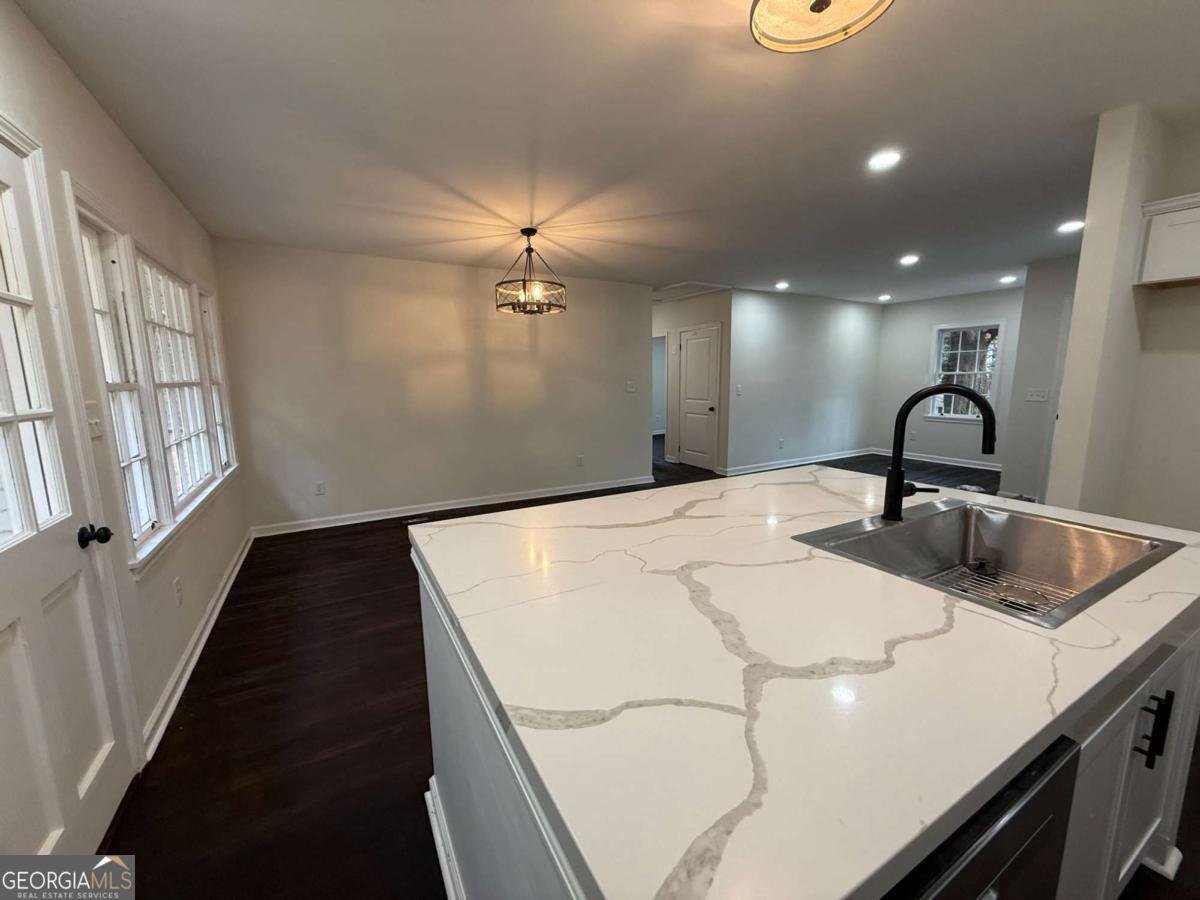 1847 Camellia Drive Decatur - 6