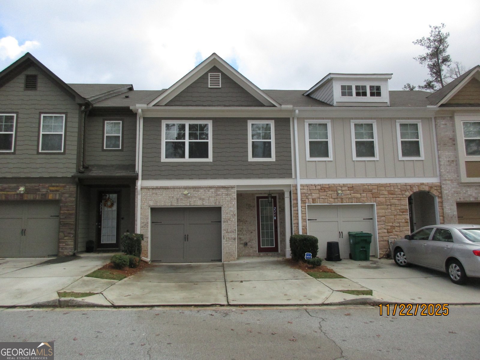 2240 Triple Crown Lane Lithonia - 1