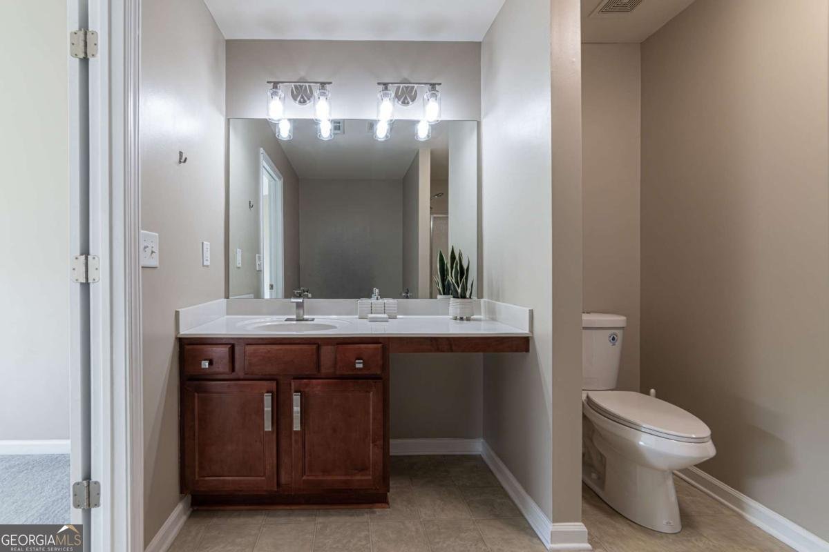 2002 Lakeshore Overlook Circle Kennesaw - 3