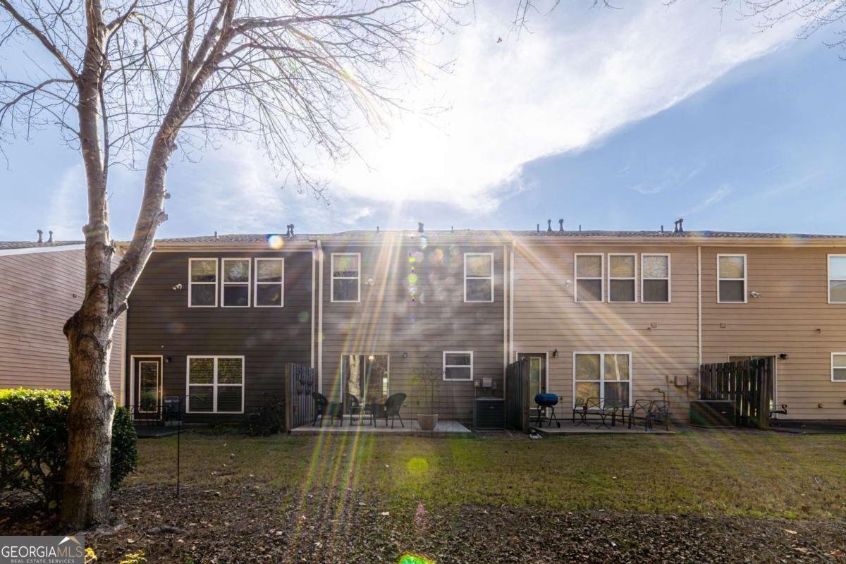 2002 Lakeshore Overlook Circle Kennesaw - 33