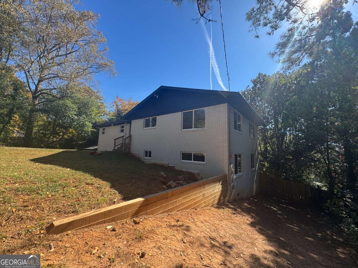 1679 Oak Lane Atlanta - 2