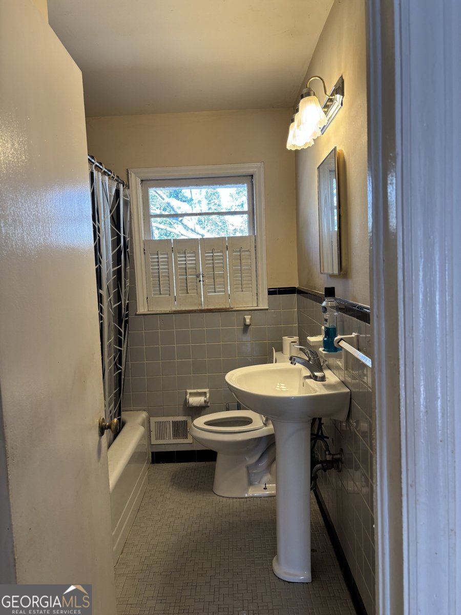 3265 Spreading Oak Drive Atlanta - 14