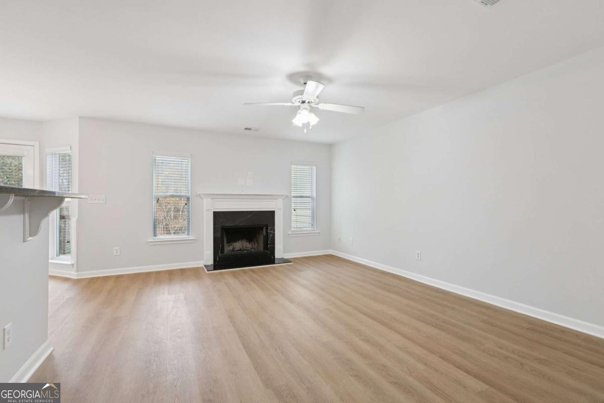 442 Colonial Walk Woodstock - 11