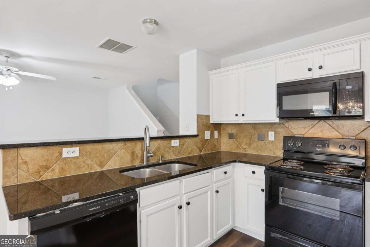 442 Colonial Walk Woodstock - 18