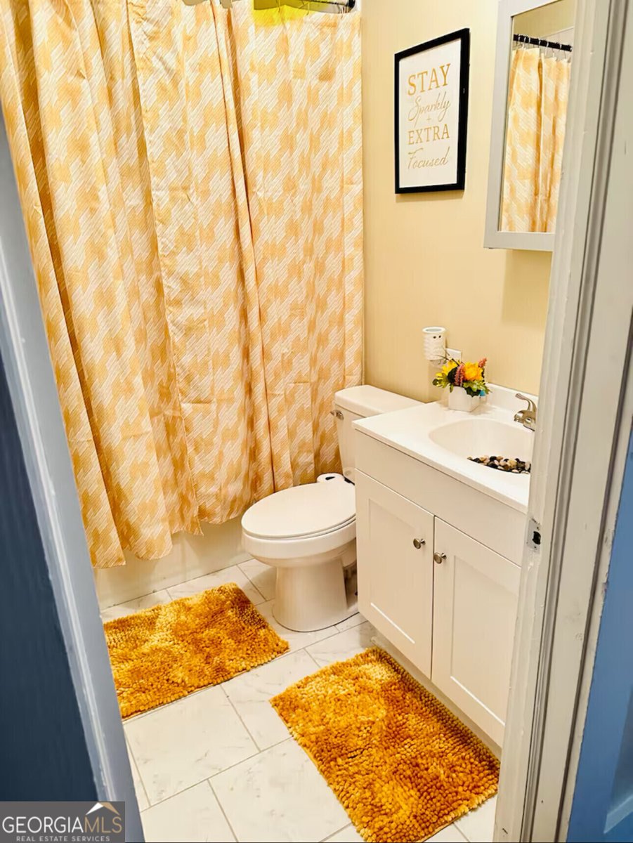 686 robert henry Street Macon - 2