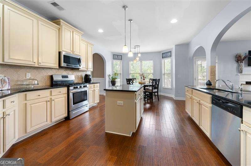 204 MISTY GROVE Drive Loganville - 7