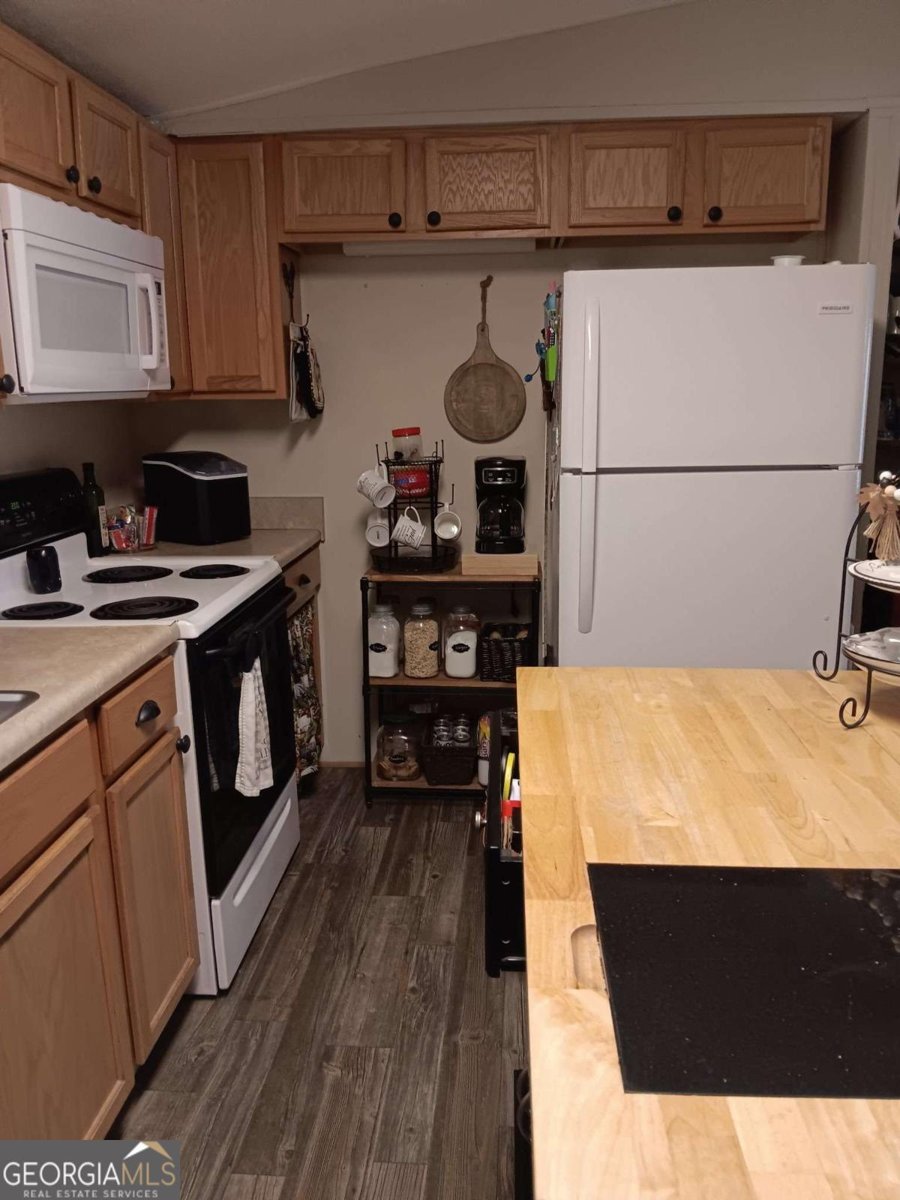 13 Black Road White - 14