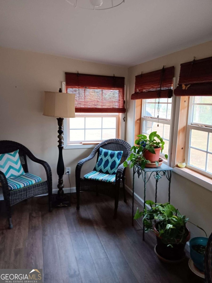 13 Black Road White - 18