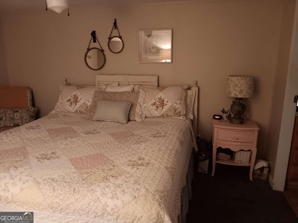 13 Black Road White - 20