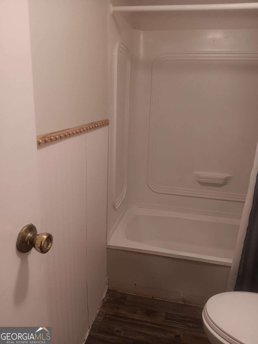 13 Black Road White - 30