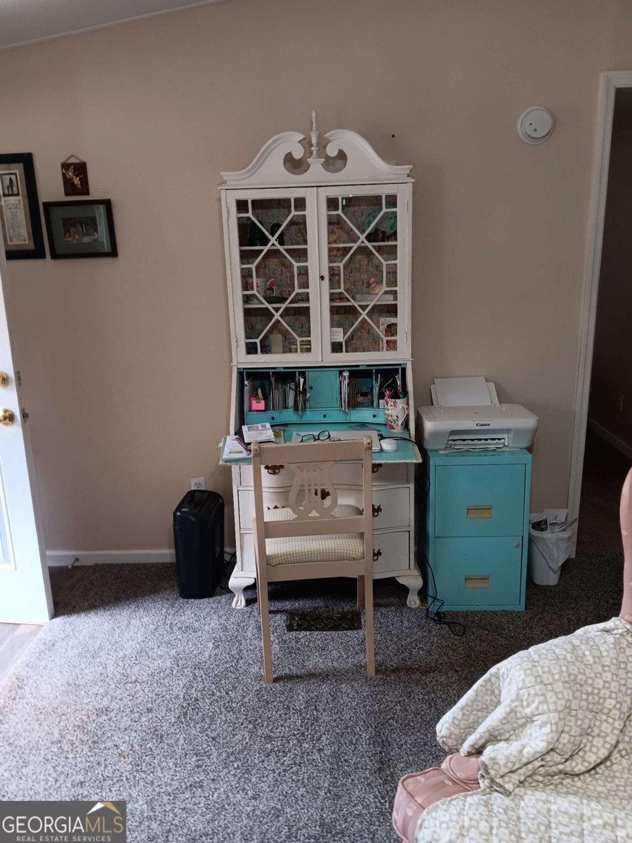 13 Black Road White - 7