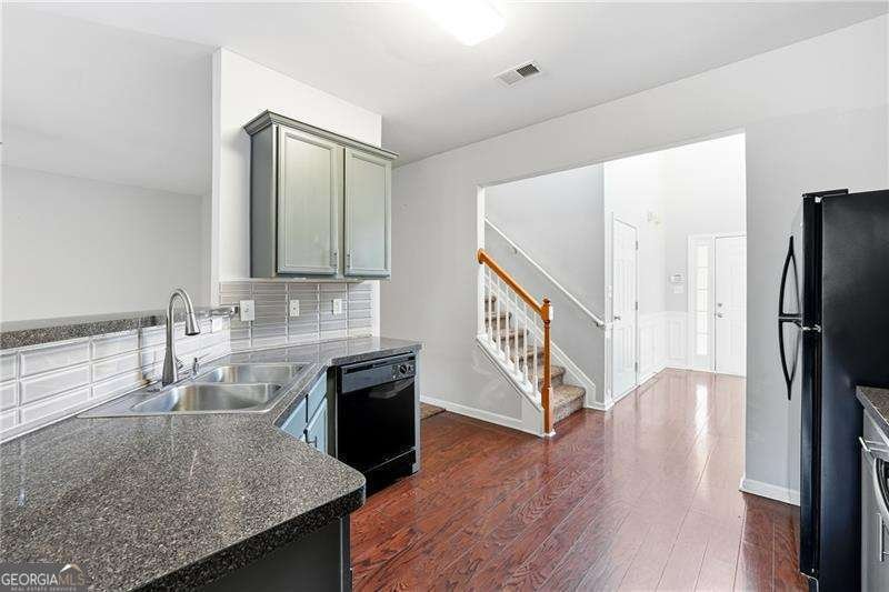 384 Creek Manor Way Suwanee - 9