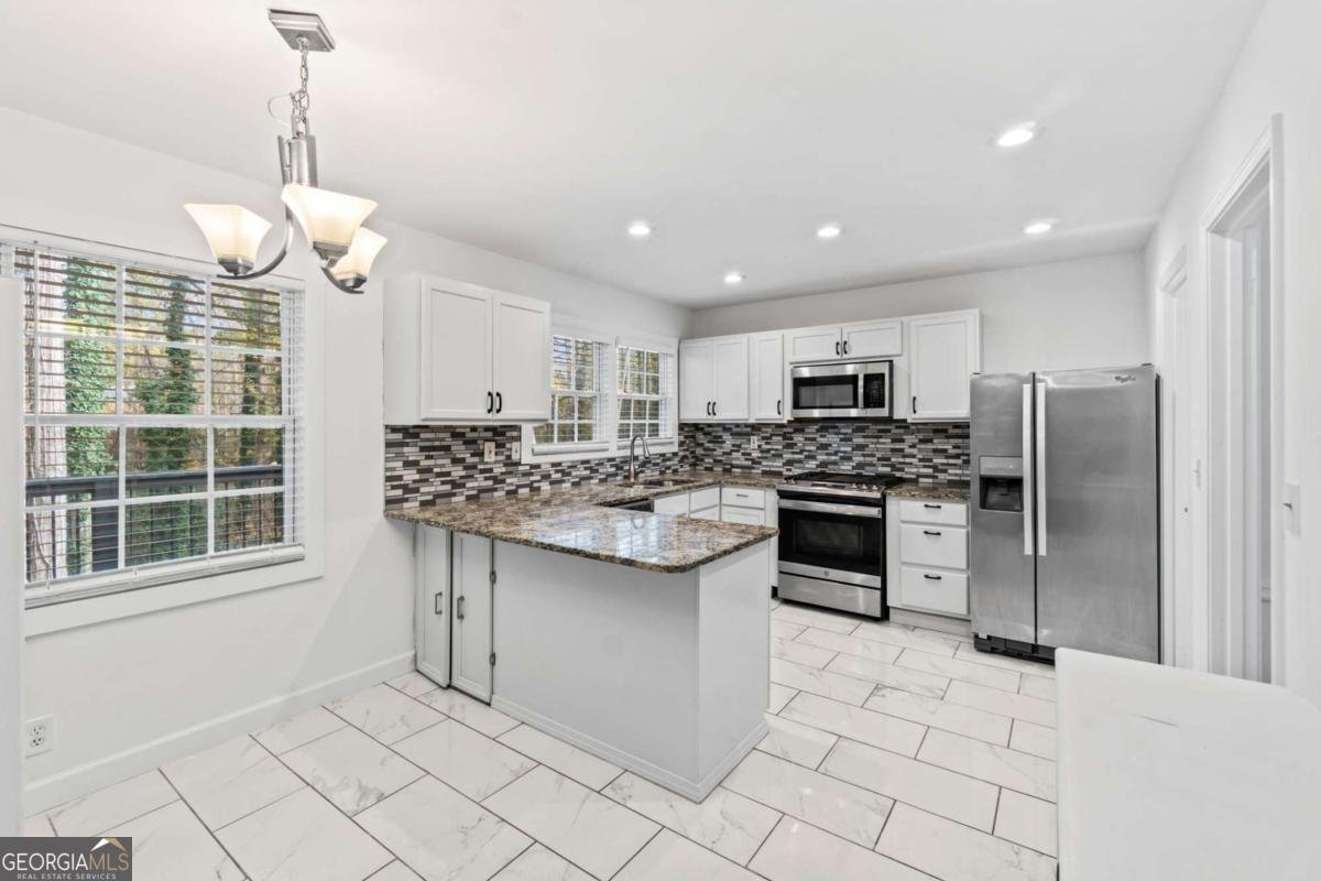 1018 FELLSRIDGE Court Stone Mountain - 13