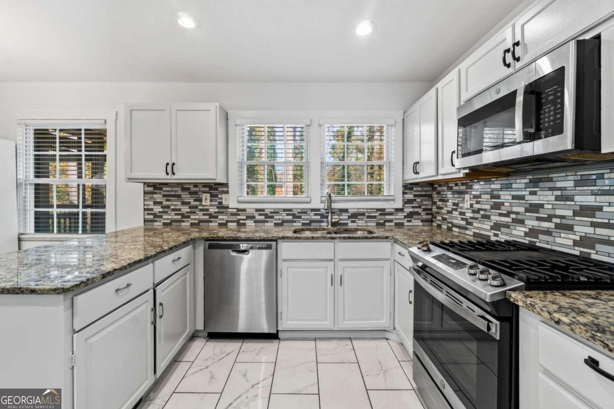 1018 FELLSRIDGE Court Stone Mountain - 15