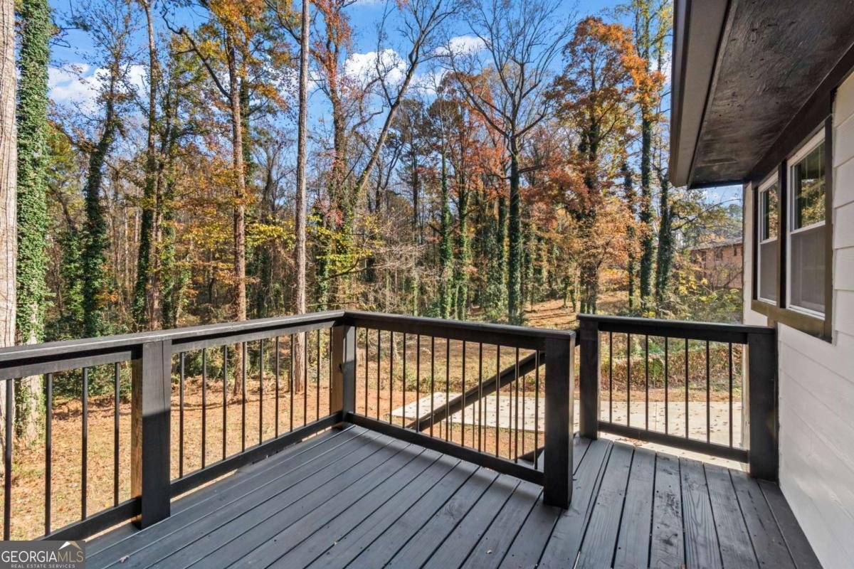 1018 FELLSRIDGE Court Stone Mountain - 25