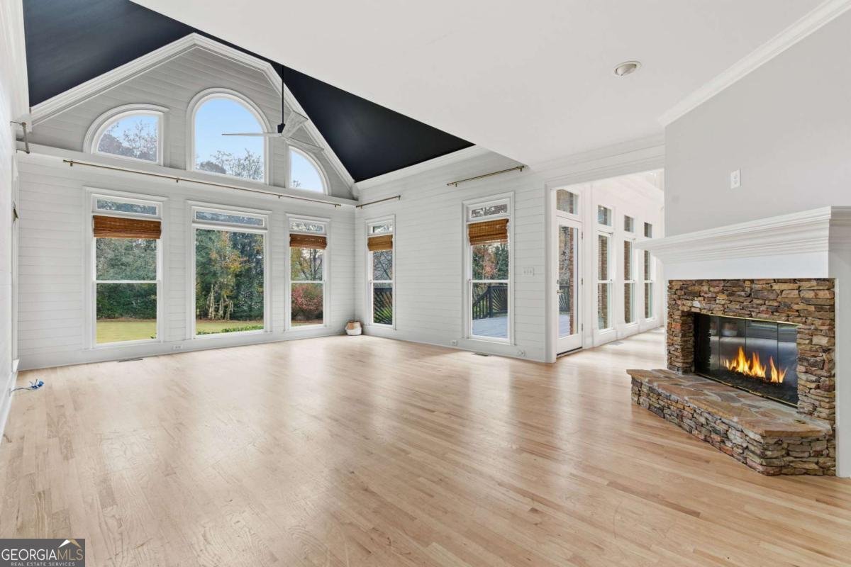 320 Champions View Drive Milton - 16