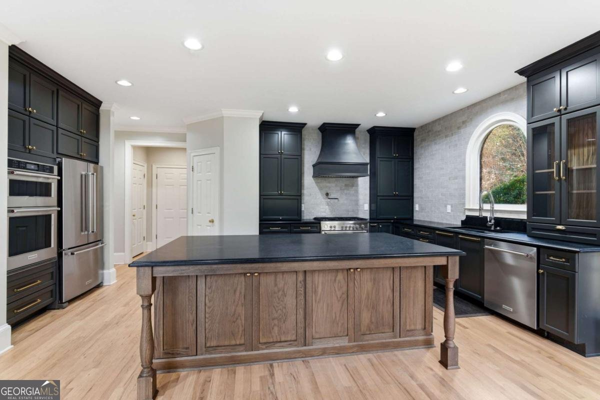 320 Champions View Drive Milton - 22