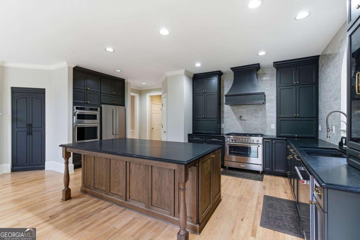 320 Champions View Drive Milton - 23