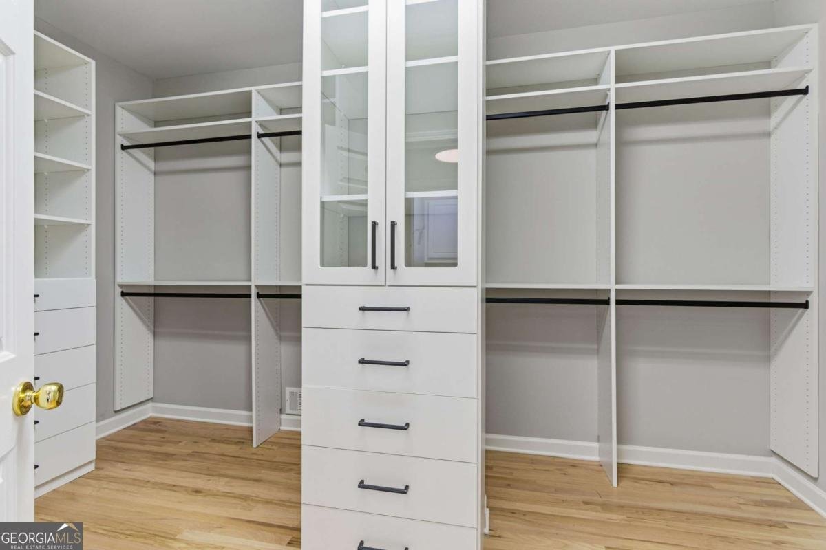 320 Champions View Drive Milton - 34