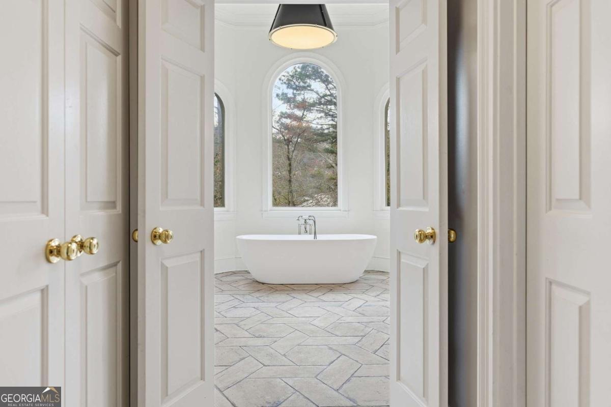 320 Champions View Drive Milton - 35