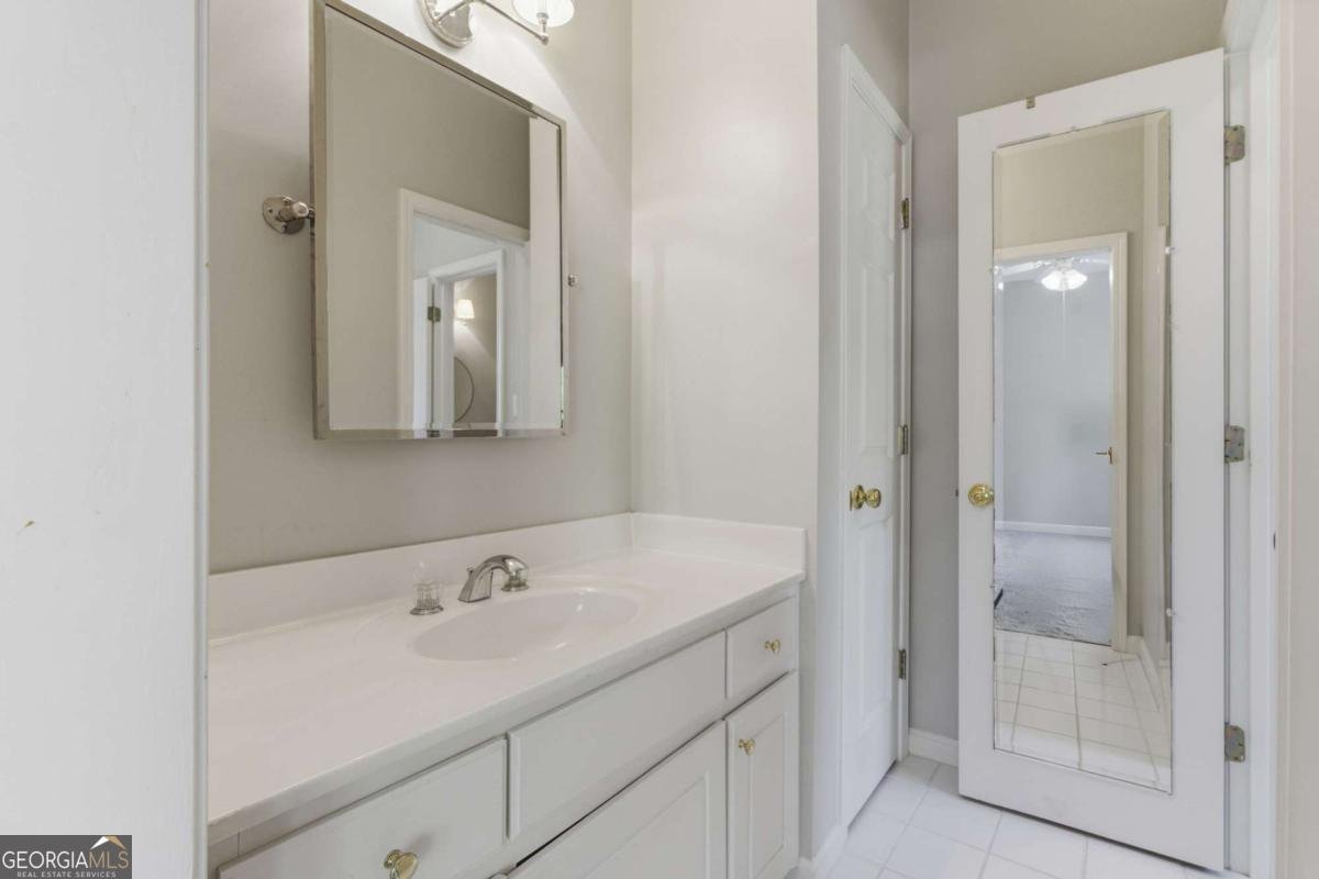 320 Champions View Drive Milton - 47