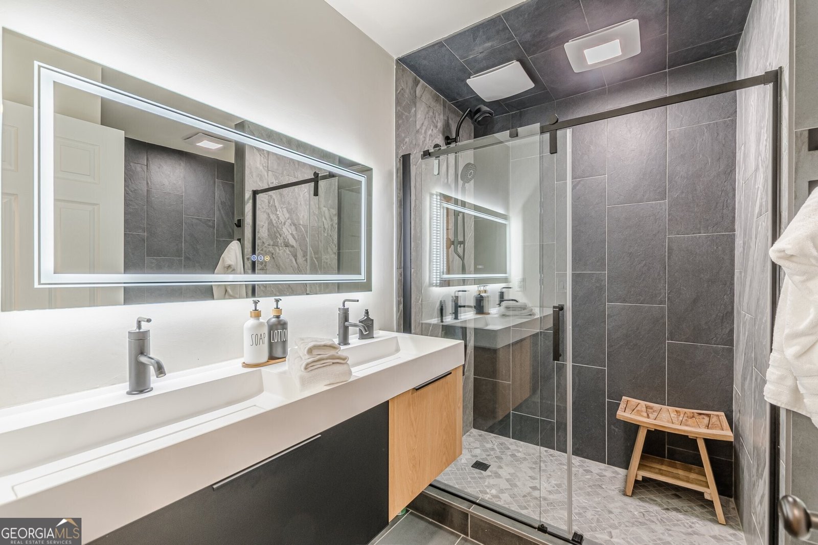 6394 Wood Valley Road Douglasville - 45