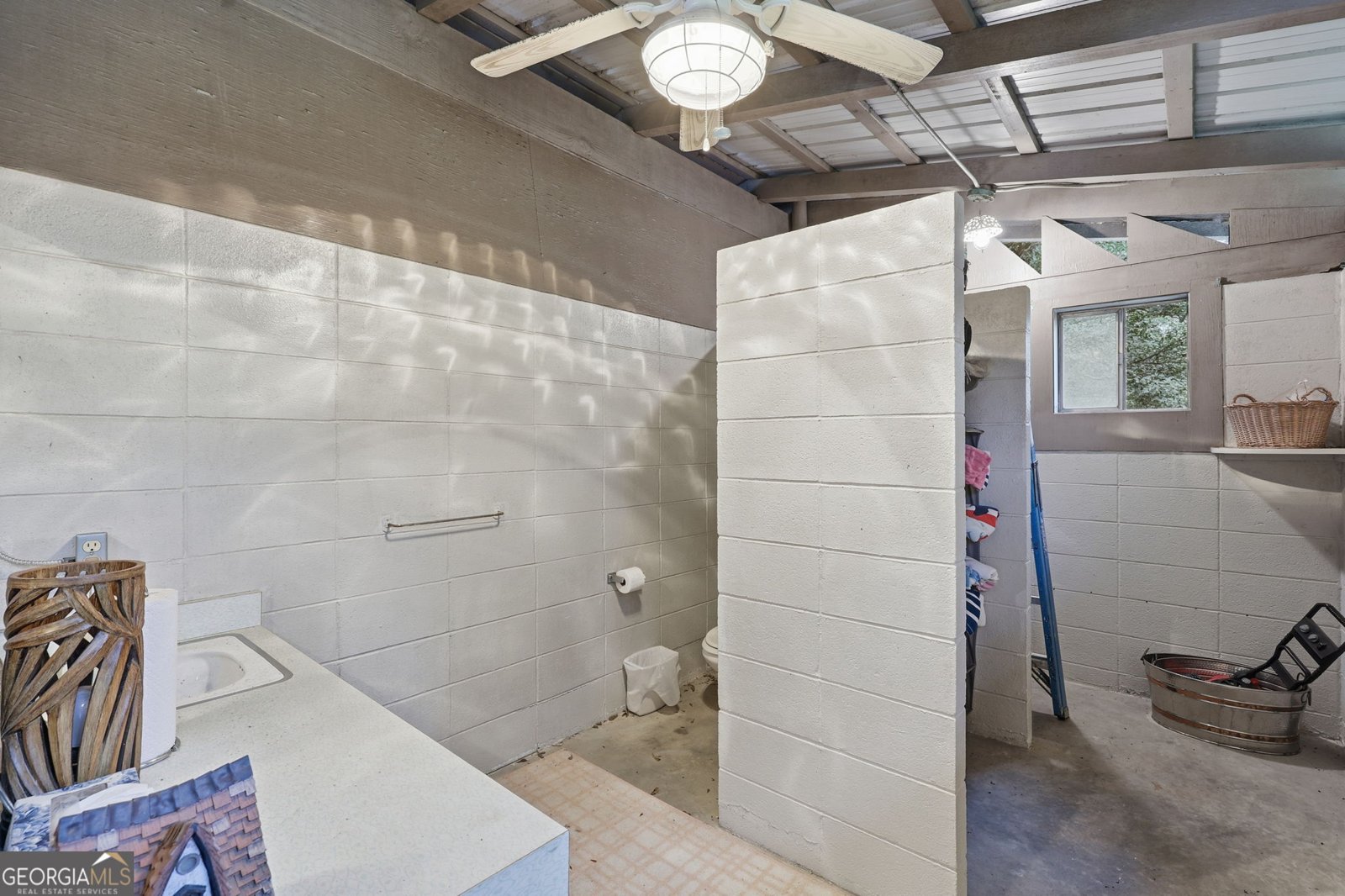 511 Dixon Drive Gainesville - 24