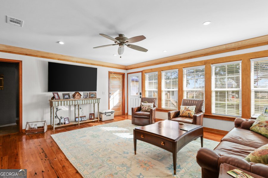 5466 Robbin Road Patterson - 39