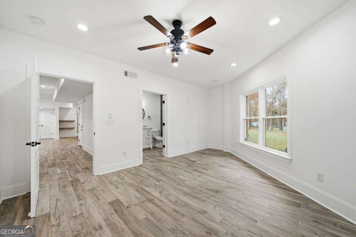 7611 Regency Circle Sandy Springs - 19