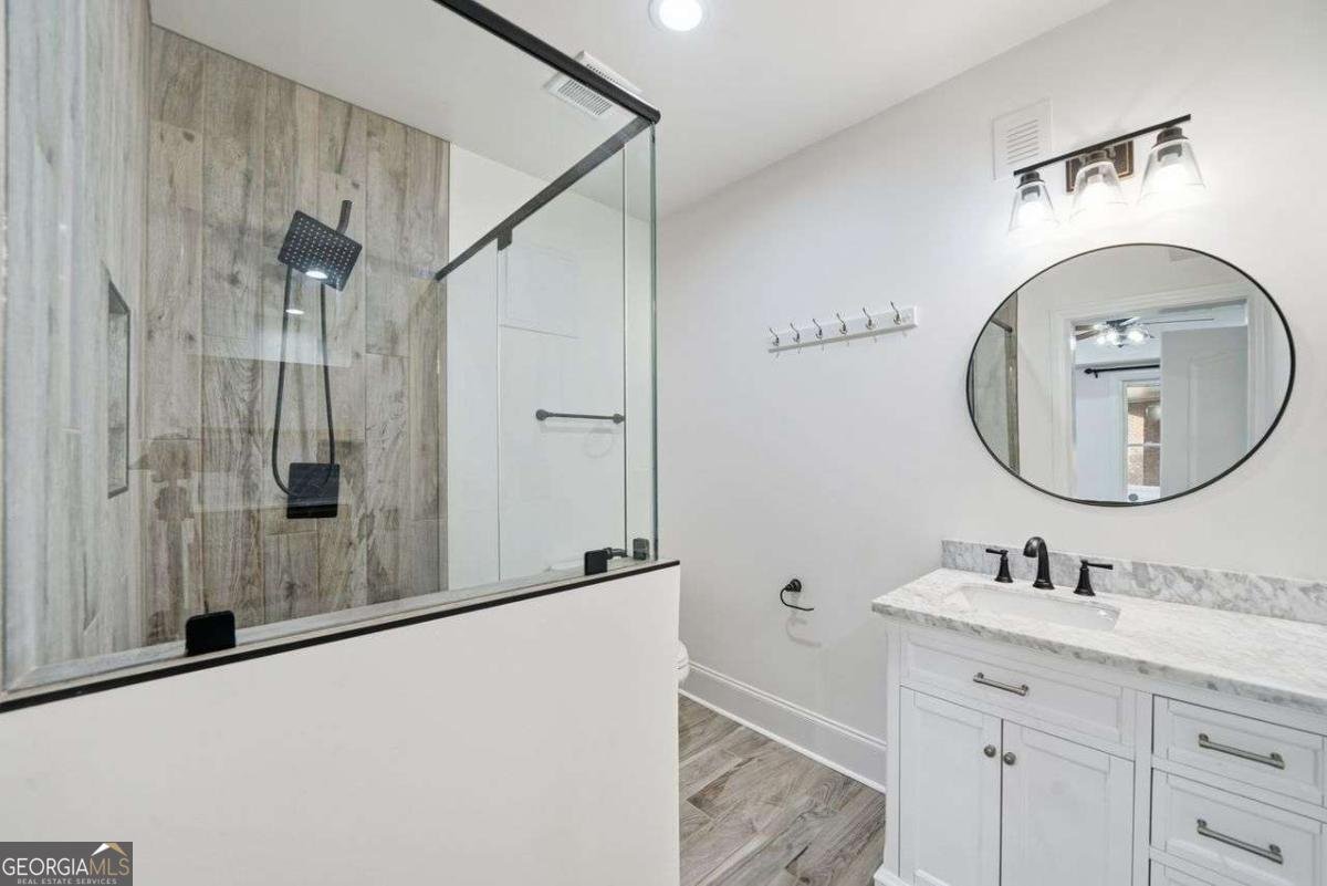 7611 Regency Circle Sandy Springs - 41