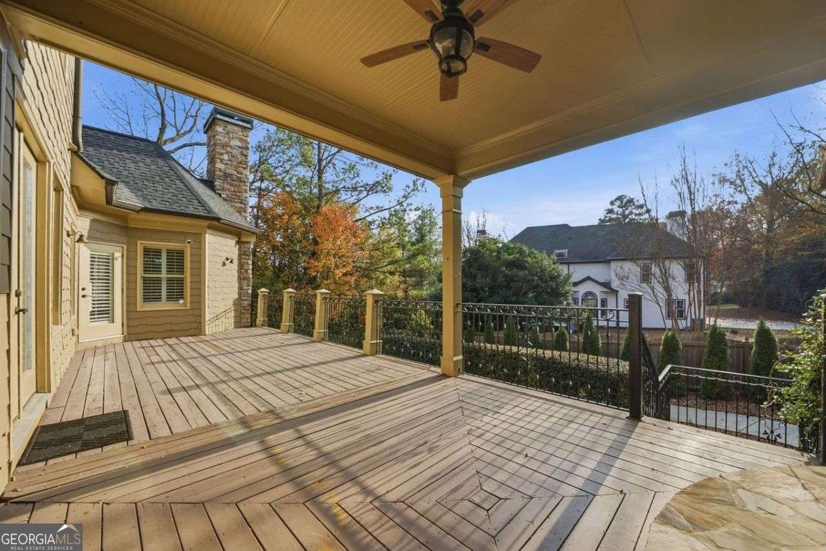 7611 Regency Circle Sandy Springs - 46