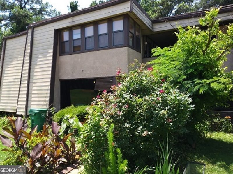 5945 Sutcliff Square Lithonia - 1