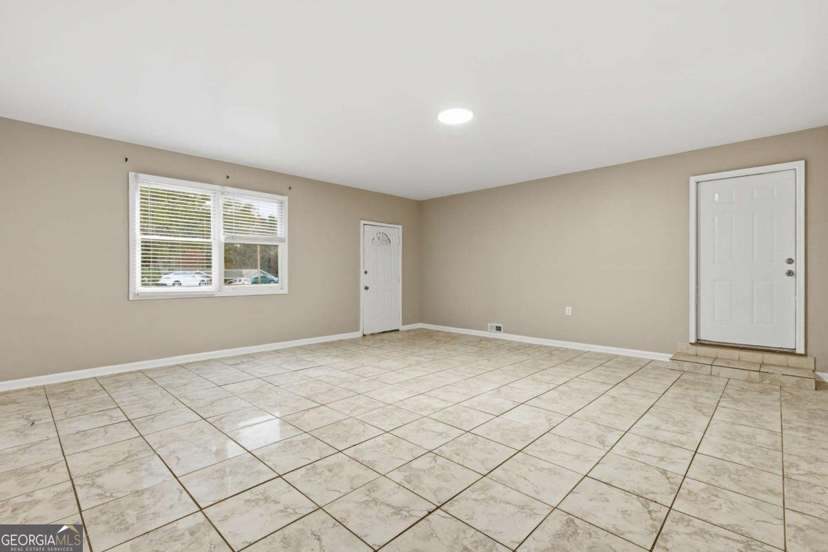 127 Old Rosser Rd Lilburn - 12