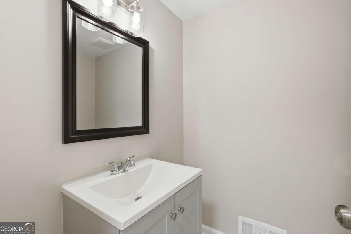 127 Old Rosser Rd Lilburn - 13