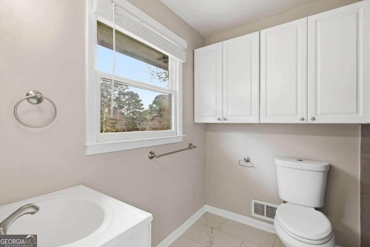 127 Old Rosser Rd Lilburn - 15