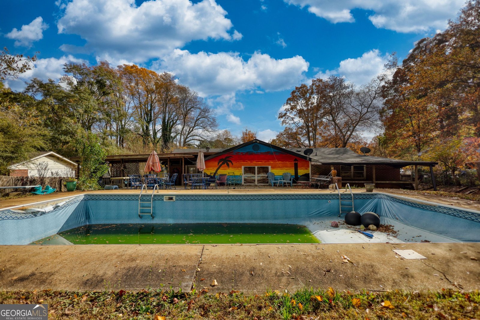 279 Spring Street Winder - 2