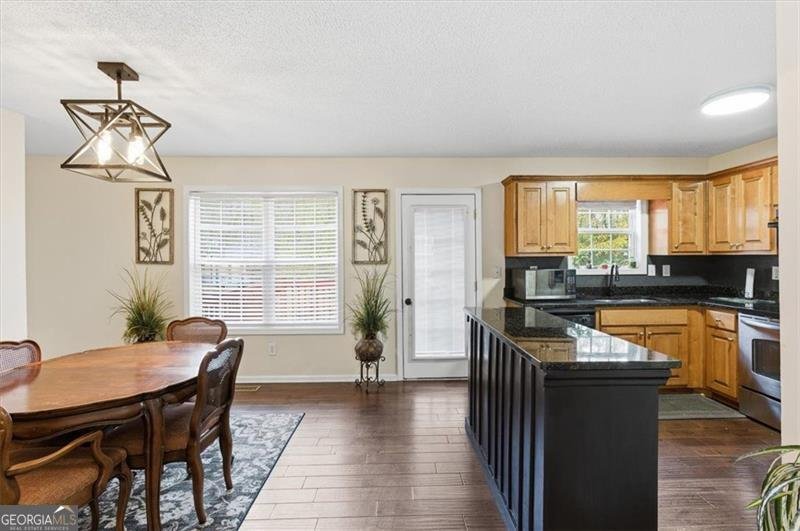 127 PRINCE ALBERT Court Calhoun - 1