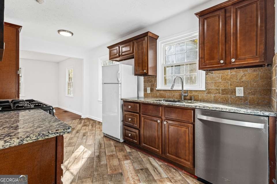 4681 City View Drive Forest Park - 6