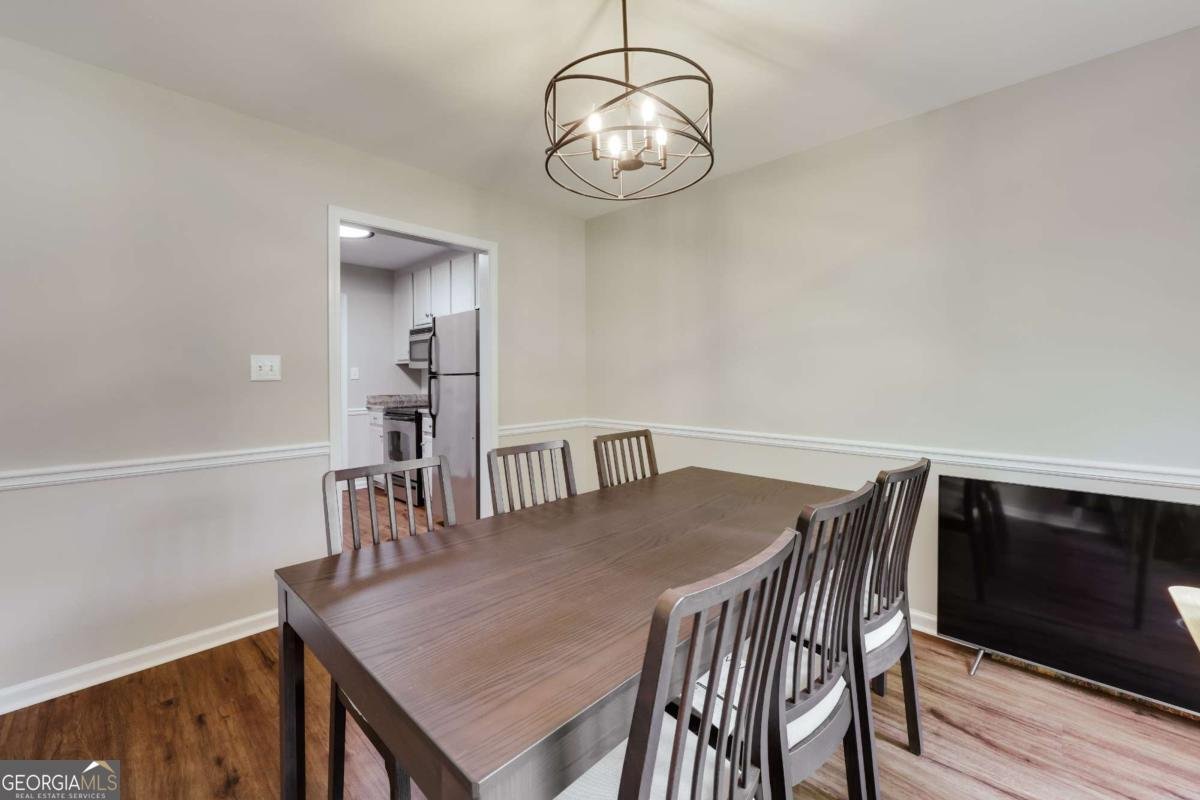 2054 Jana Lane Statham - 10