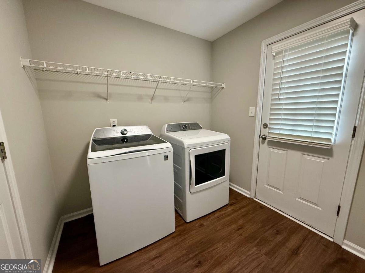 2054 Jana Lane Statham - 11