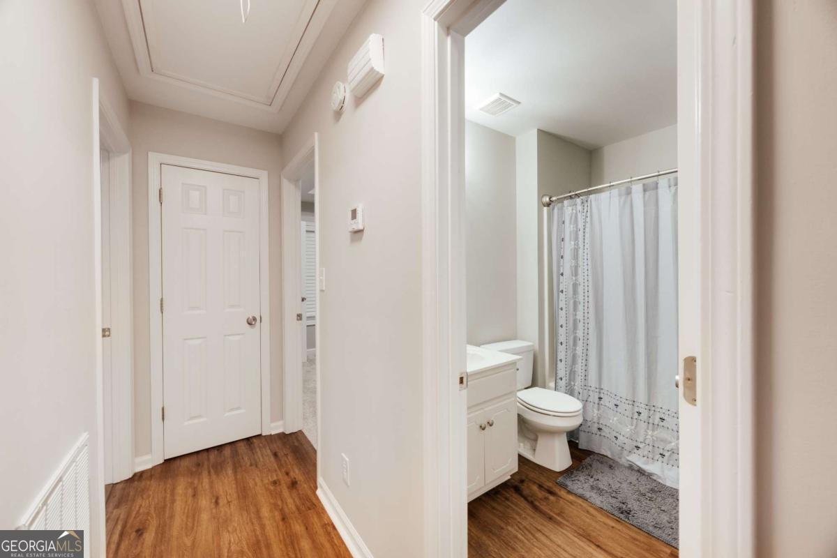 2054 Jana Lane Statham - 14