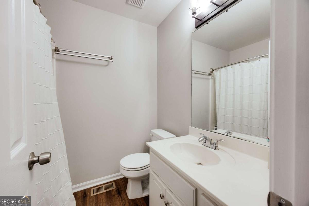 2054 Jana Lane Statham - 20