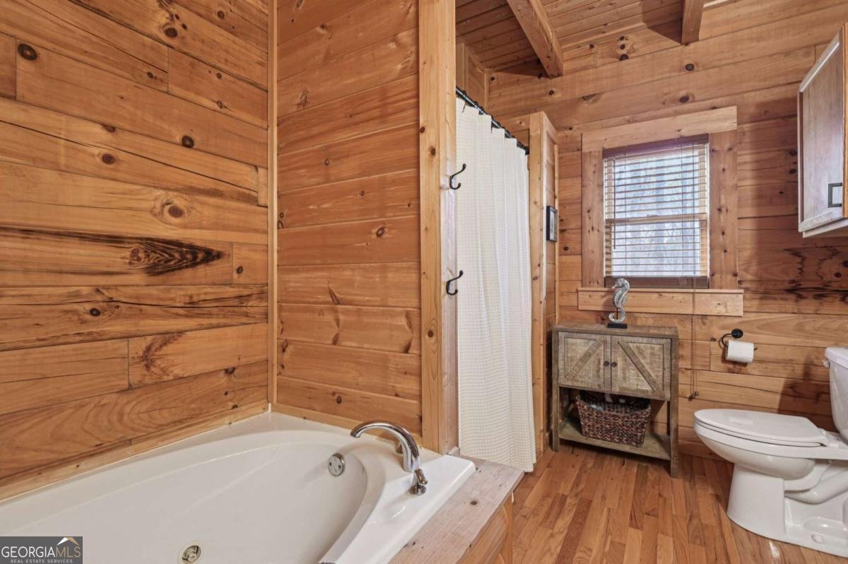 324 Sutallee Place White - 13