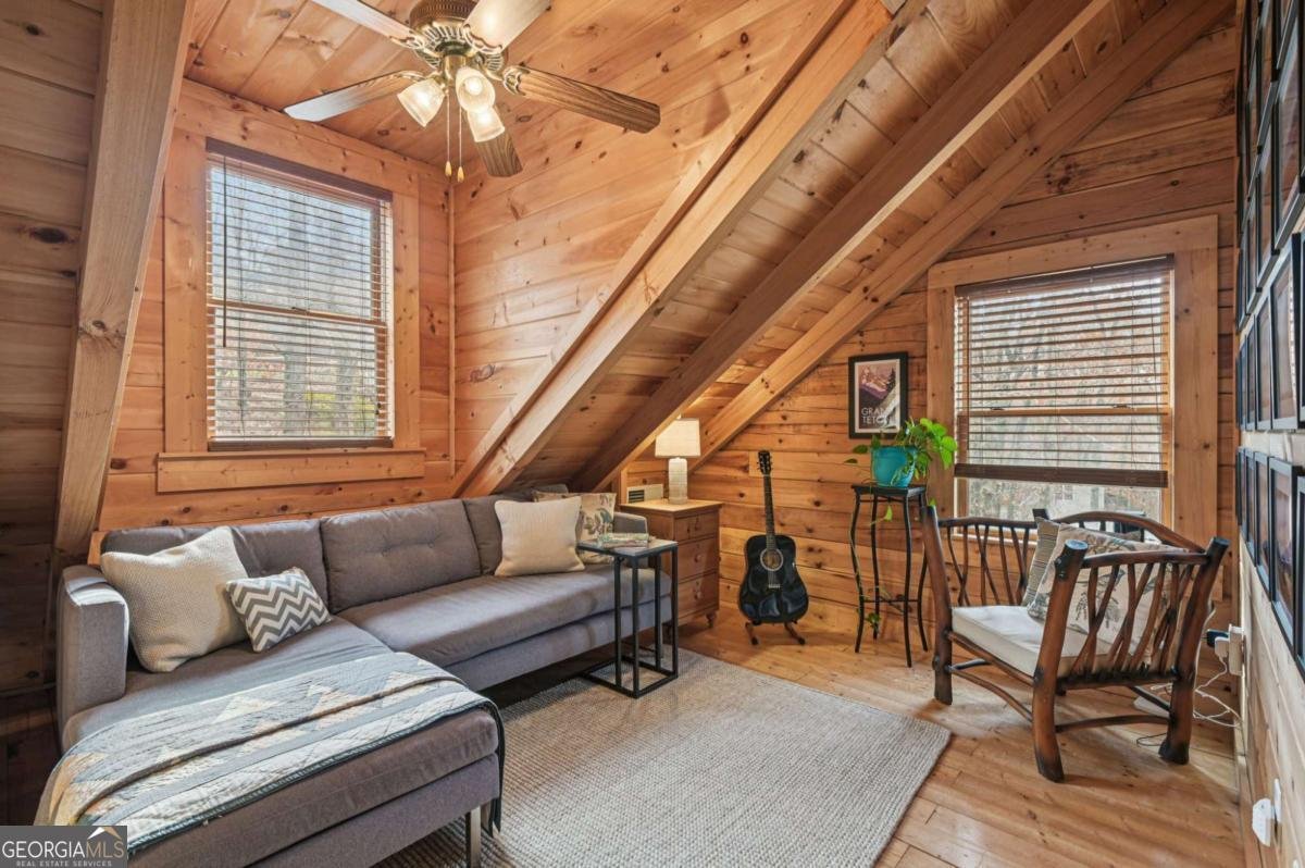 324 Sutallee Place White - 17