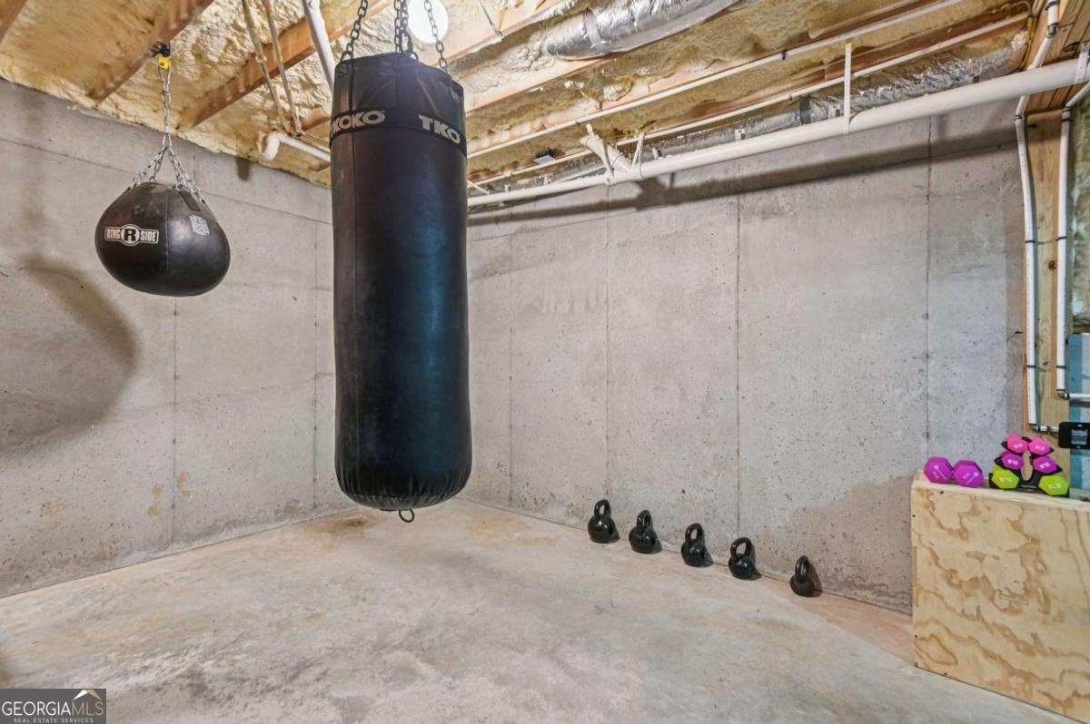 324 Sutallee Place White - 22