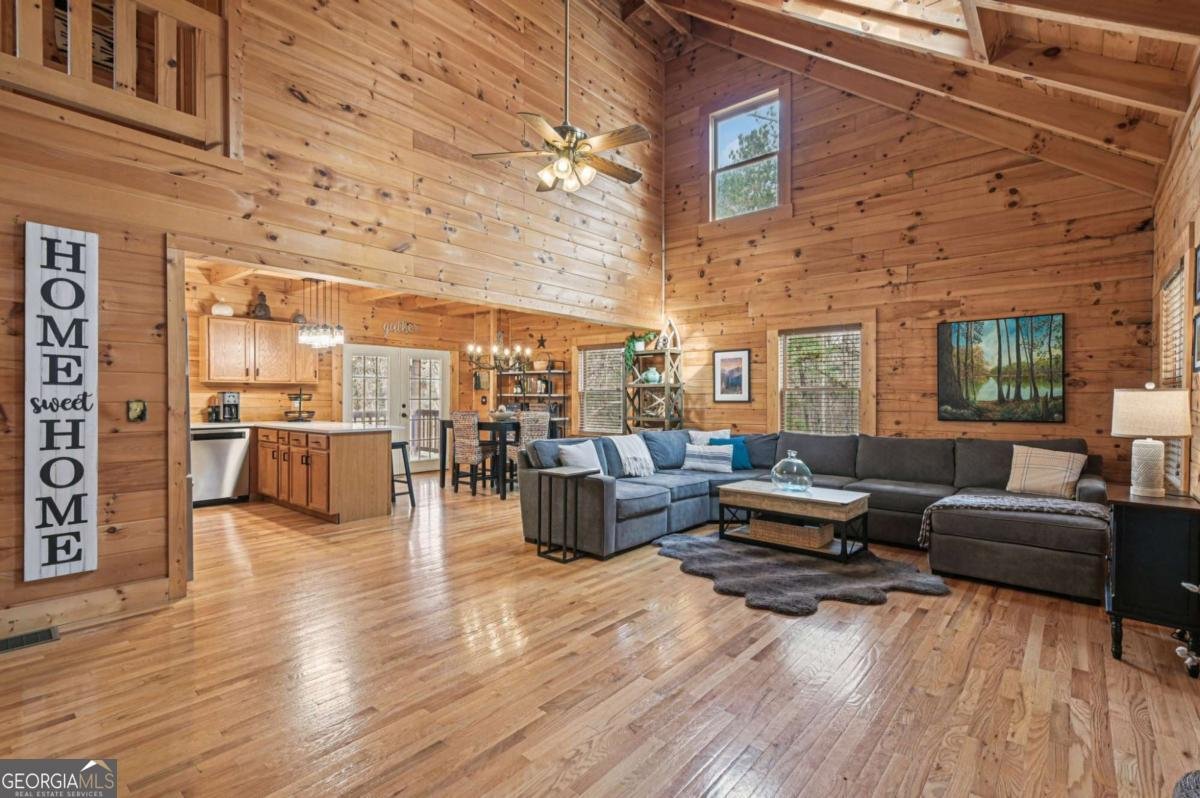 324 Sutallee Place White - 3