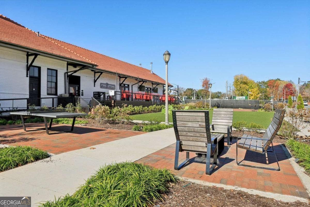 324 Sutallee Place White - 34